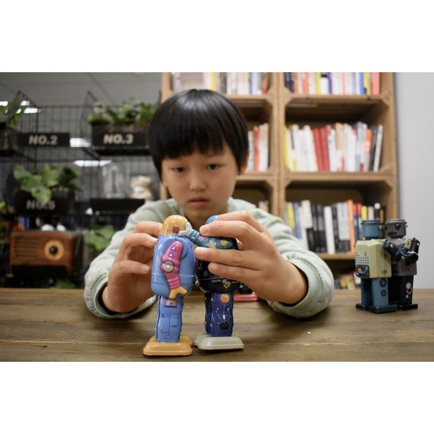 Vintažinis, kolekcinis, metalinis žaislas  Mr&Mrs in - GearBot  (MMT102C)